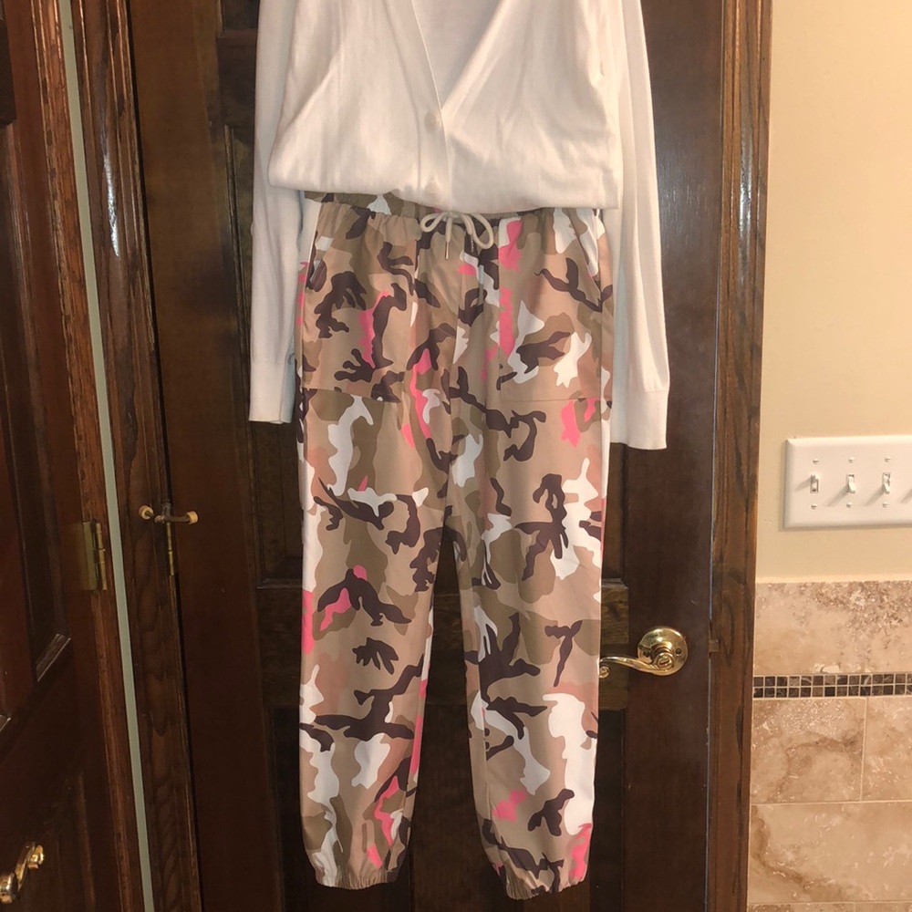 COPY - Camo Capri joggers.